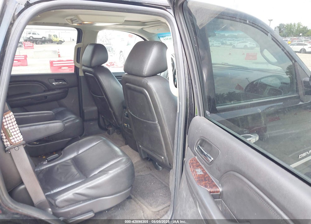 2011 GMC YUKON VIN: 1GKS2EEF3BR308411
