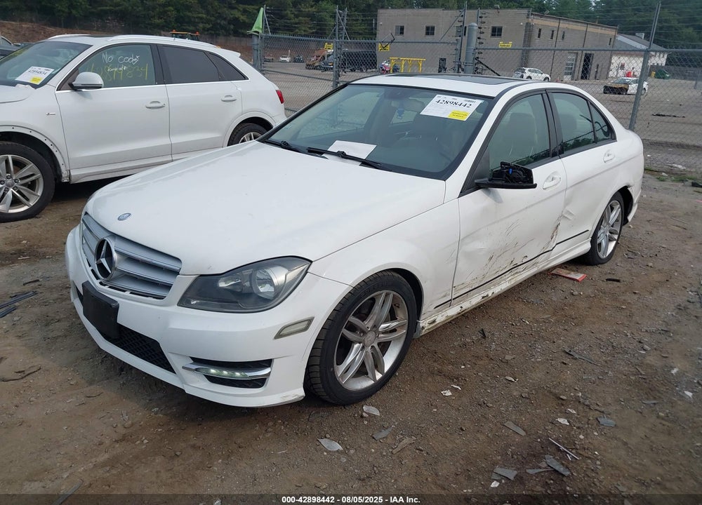 2013 MERCEDES-BENZ C CLASS VIN: WDDGF8AB1DG077572