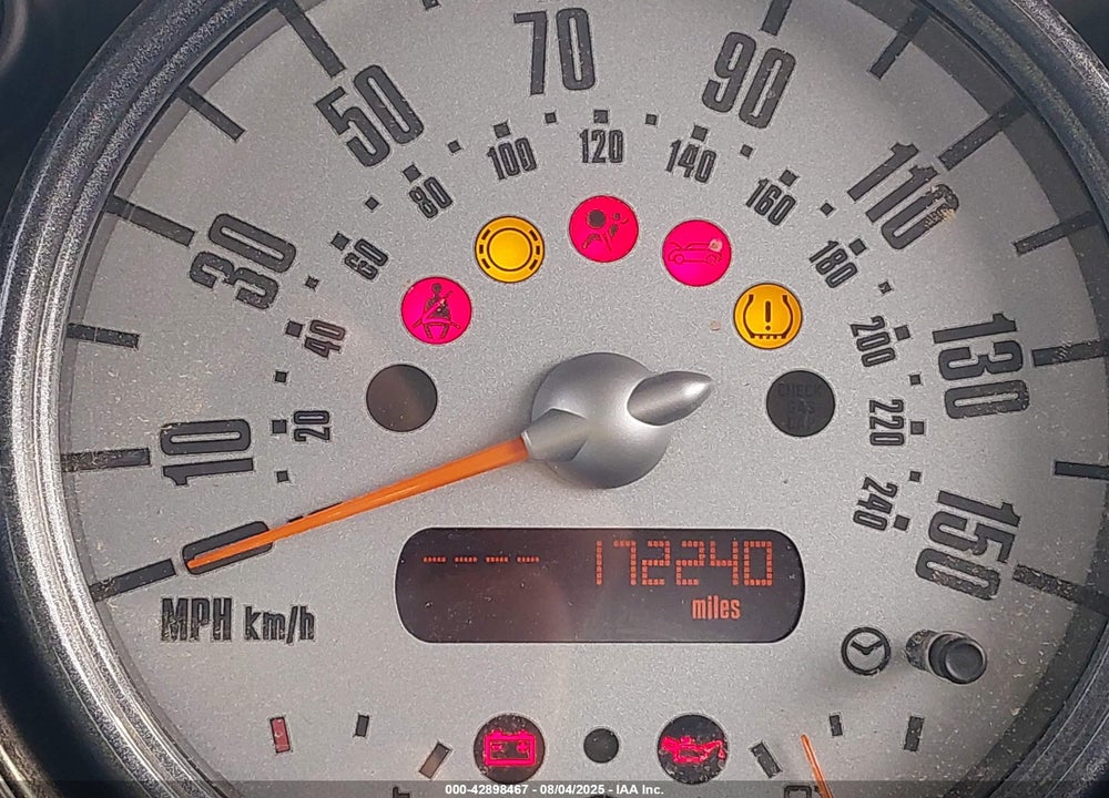 2006 MINI COOPER VIN: WMWRC33596TK71425