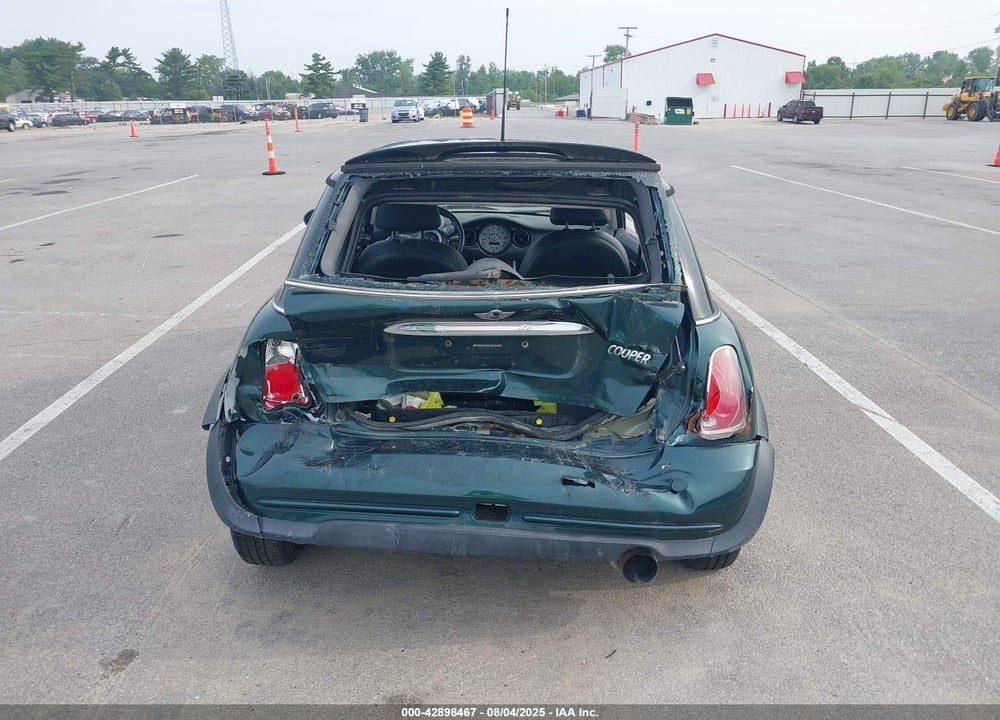 2006 MINI COOPER VIN: WMWRC33596TK71425