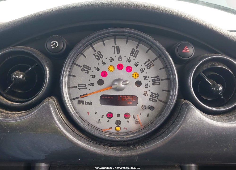 2006 MINI COOPER VIN: WMWRC33596TK71425