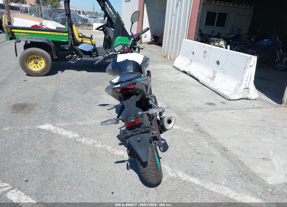 2023 YAMAHA MT-03 VIN: MH3RH20Y5PK009777