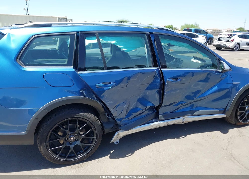 2017 VOLKSWAGEN GOLF ALLTRACK VIN: 3VWH17AU7HM544334