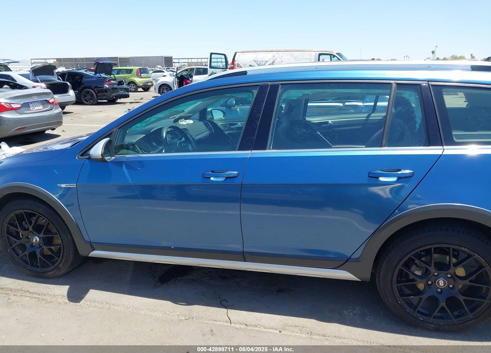 2017 VOLKSWAGEN GOLF ALLTRACK VIN: 3VWH17AU7HM544334