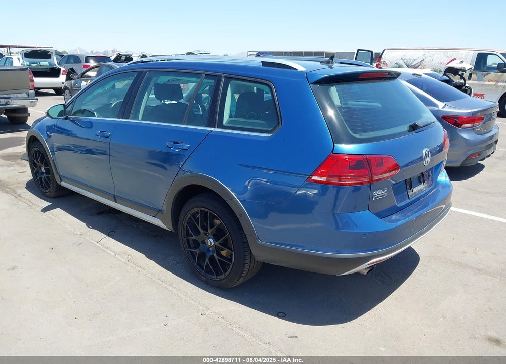 2017 VOLKSWAGEN GOLF ALLTRACK VIN: 3VWH17AU7HM544334