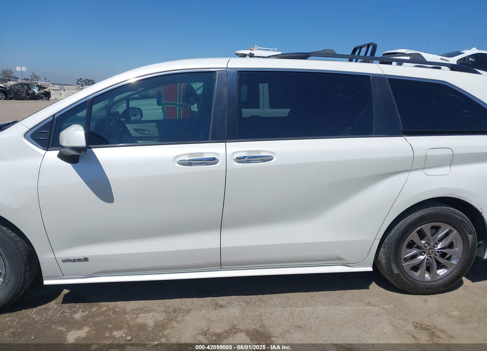 2021 TOYOTA SIENNA XLE VIN: 5TDYRKEC3MS045055