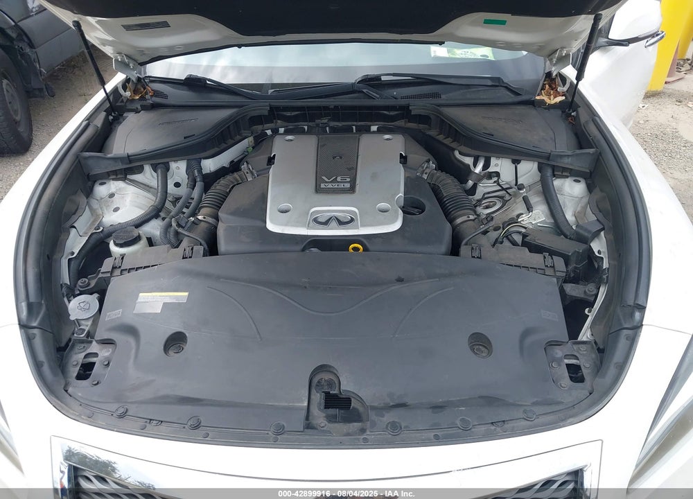 2015 INFINITI Q70 VIN: JN1BY1PR8FM830614