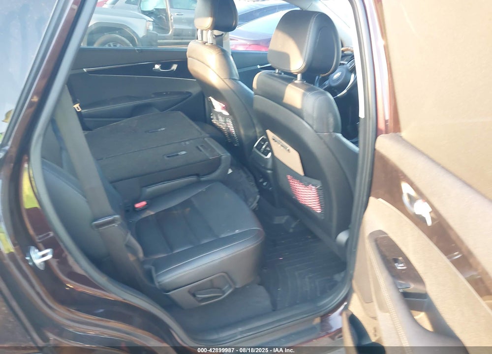 2016 KIA SORENTO VIN: 5XYPH4A14GG049955