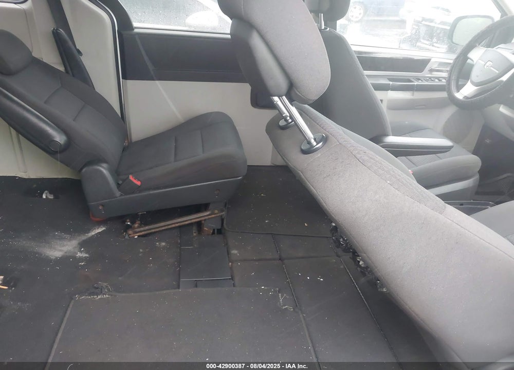2010 DODGE GRAND CARAVAN VIN: 2D4RN5D10AR484335