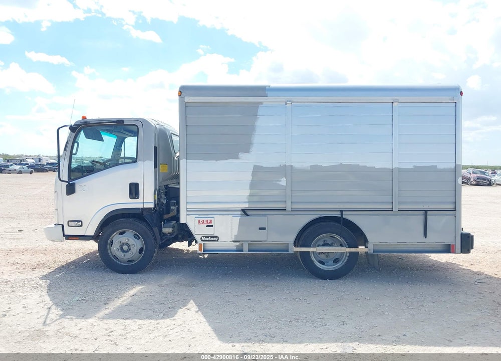 2020 ISUZU NRR VIN: JALE5W162L7303675