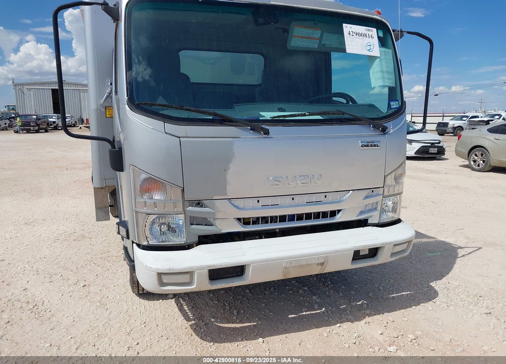 2020 ISUZU NRR VIN: JALE5W162L7303675