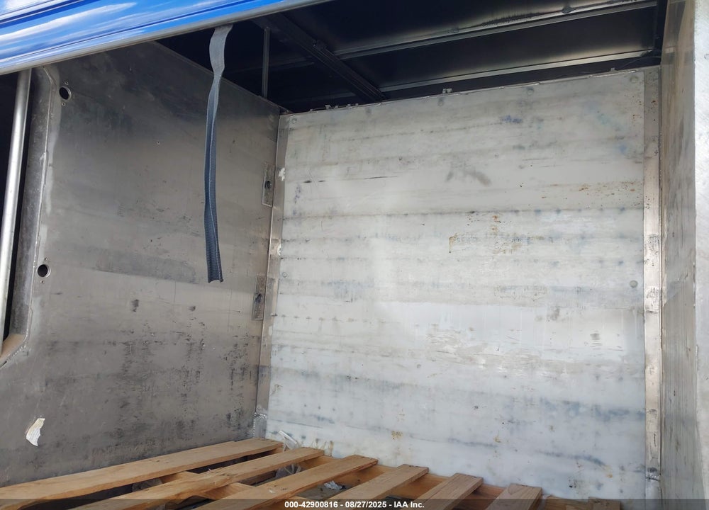 2020 ISUZU NRR VIN: JALE5W162L7303675