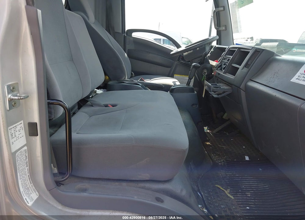 2020 ISUZU NRR VIN: JALE5W162L7303675