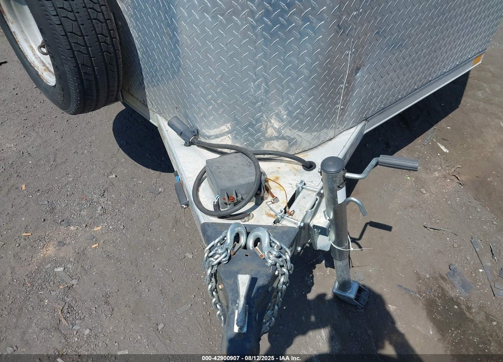 2005 FEATHERLITE --- VIN: 4FGA512105C082233