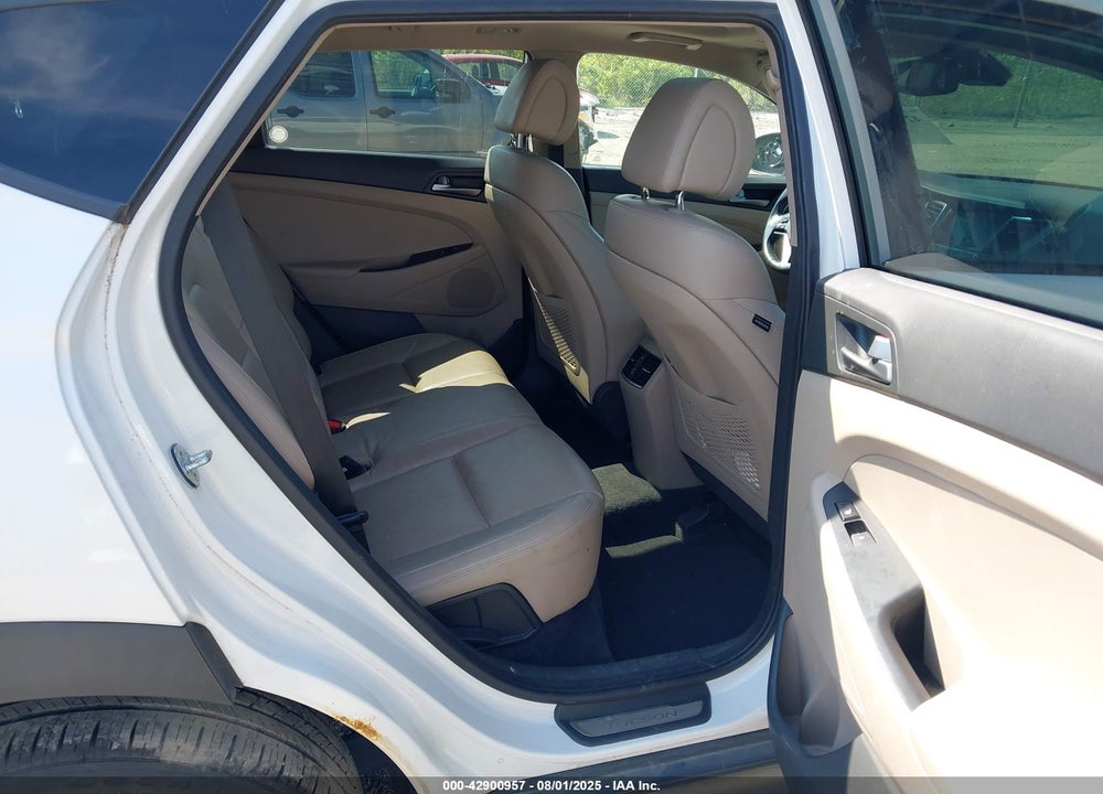 2016 HYUNDAI TUCSON VIN: KM8J3CA27GU023206