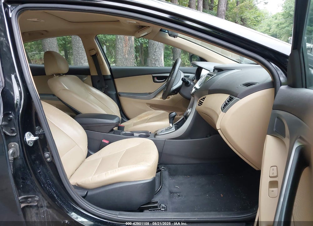 2012 HYUNDAI ELANTRA VIN: KMHDH4AE5CU329989