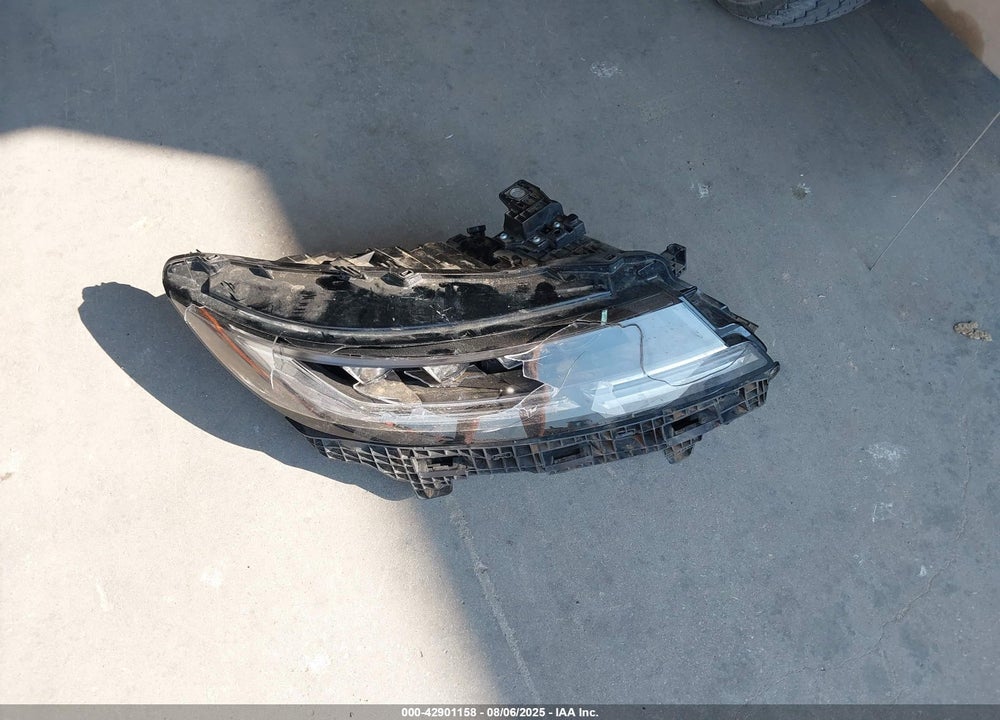 2025 LAND ROVER RANGE ROVER SPORT VIN: SAL119E94SA424624