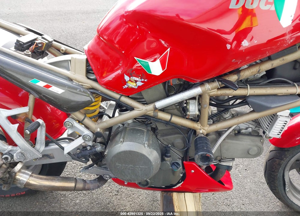 1999 DUCATI M750 VIN: ZDM1RC3L1XB004126