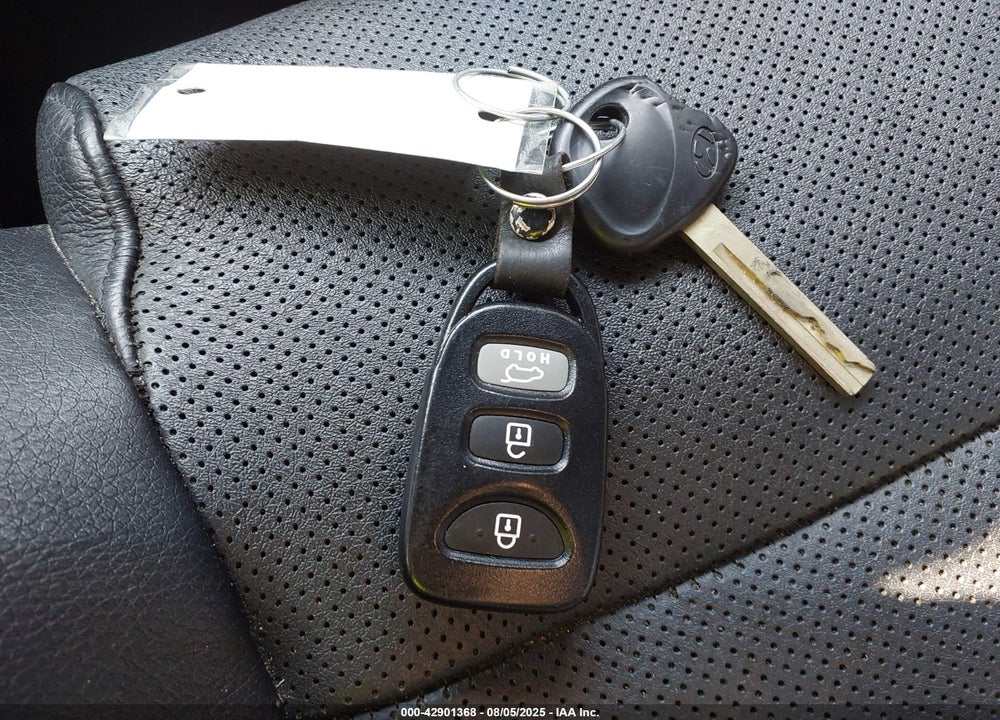 2016 HYUNDAI VELOSTER VIN: KMHTC6AE1GU260021