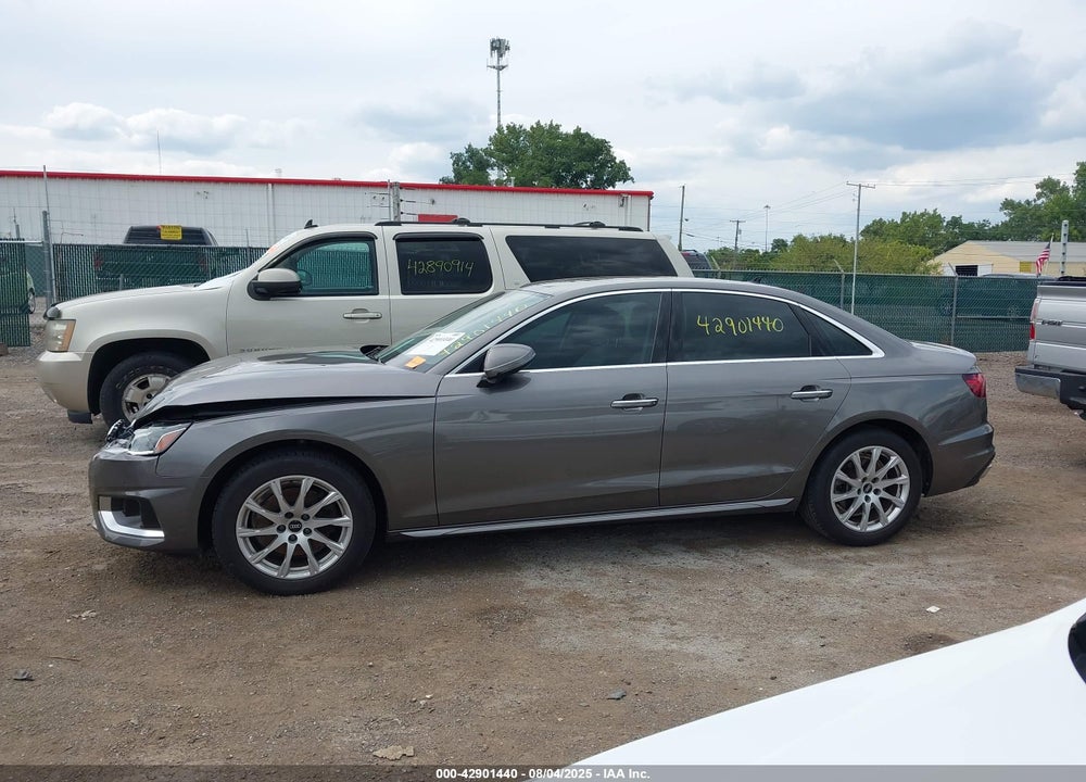 2022 AUDI A4 VIN: WAUABAF42NA006704