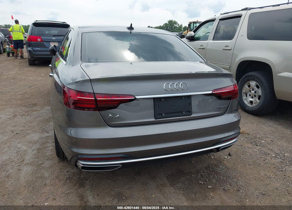 2022 AUDI A4 VIN: WAUABAF42NA006704