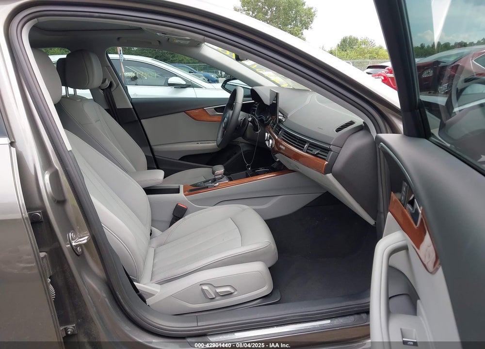 2022 AUDI A4 VIN: WAUABAF42NA006704