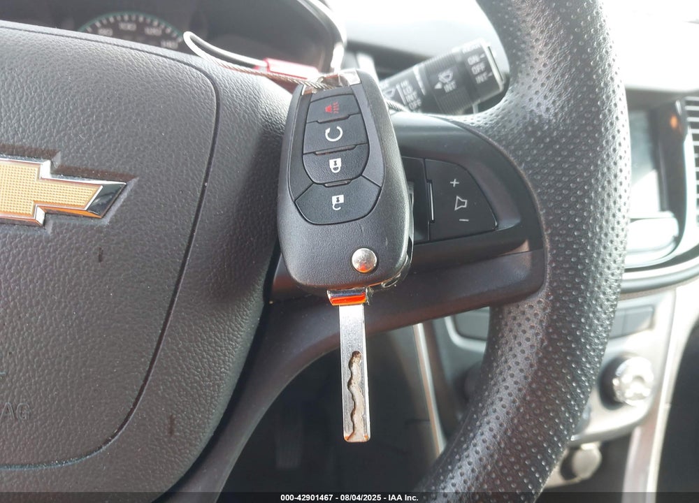 2019 CHEVROLET TRAX LT VIN: 3GNCJPSB0KL210015