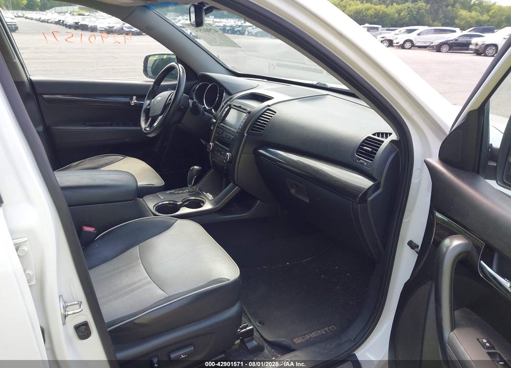 2013 KIA SORENTO VIN: 5XYKWDA23DG364881