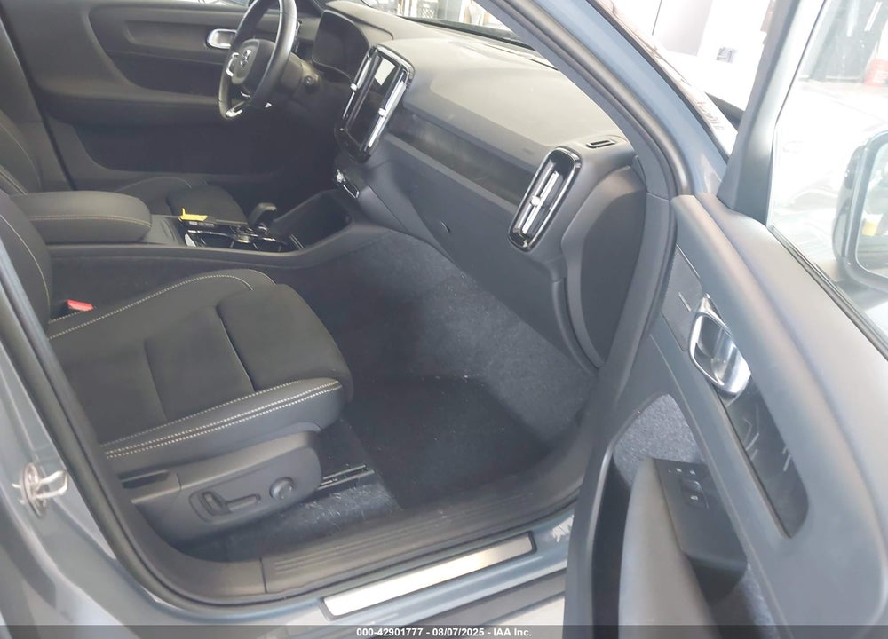 2023 VOLVO XC40 RECHARGE PURE ELECTRIC TWIN ULTIMATE VIN: YV4ED3UMXP2087183