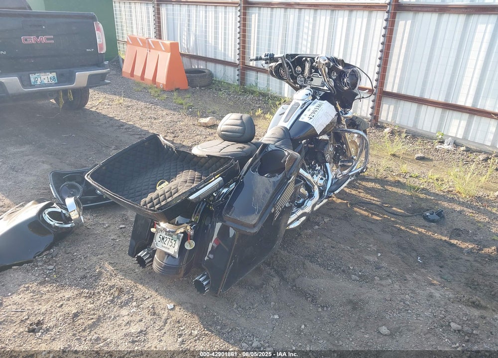 2011 HARLEY-DAVIDSON FLHX VIN: 1HD1KB411BB603655
