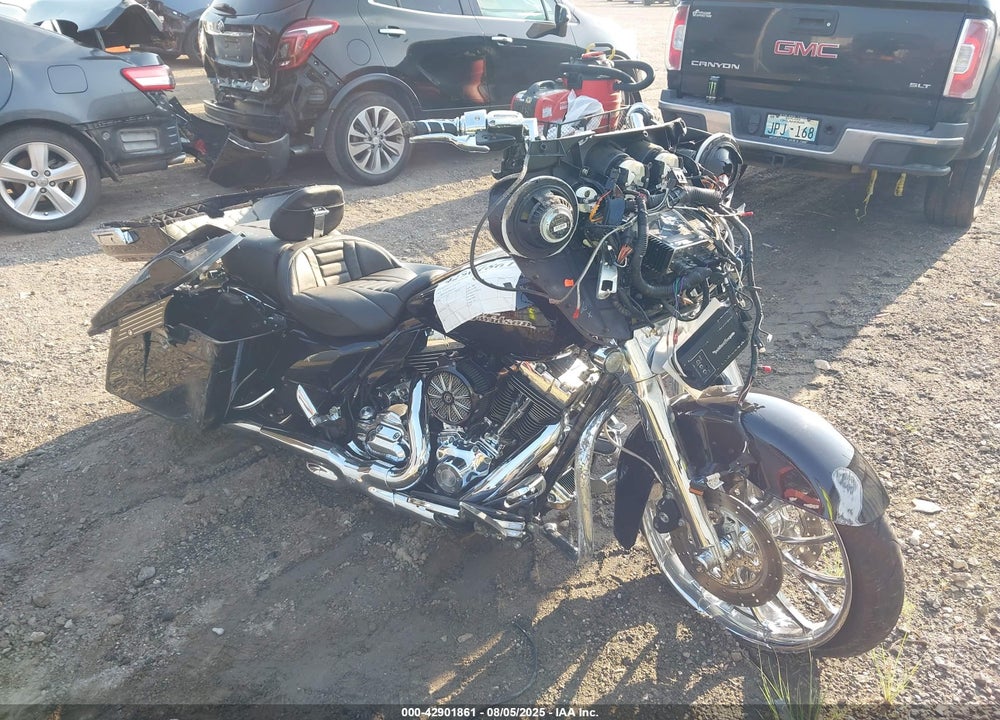 2011 HARLEY-DAVIDSON FLHX VIN: 1HD1KB411BB603655