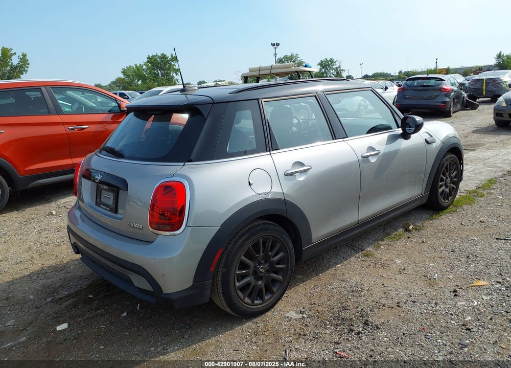 2024 MINI COOPER VIN: WMW33DK04R2U71091