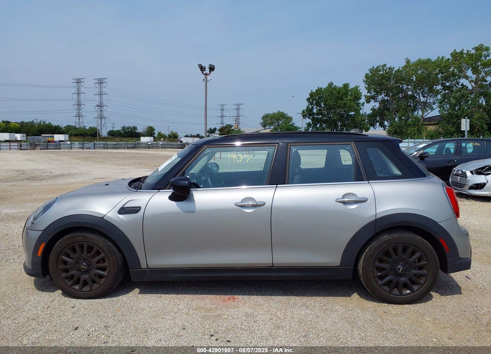 2024 MINI COOPER VIN: WMW33DK04R2U71091