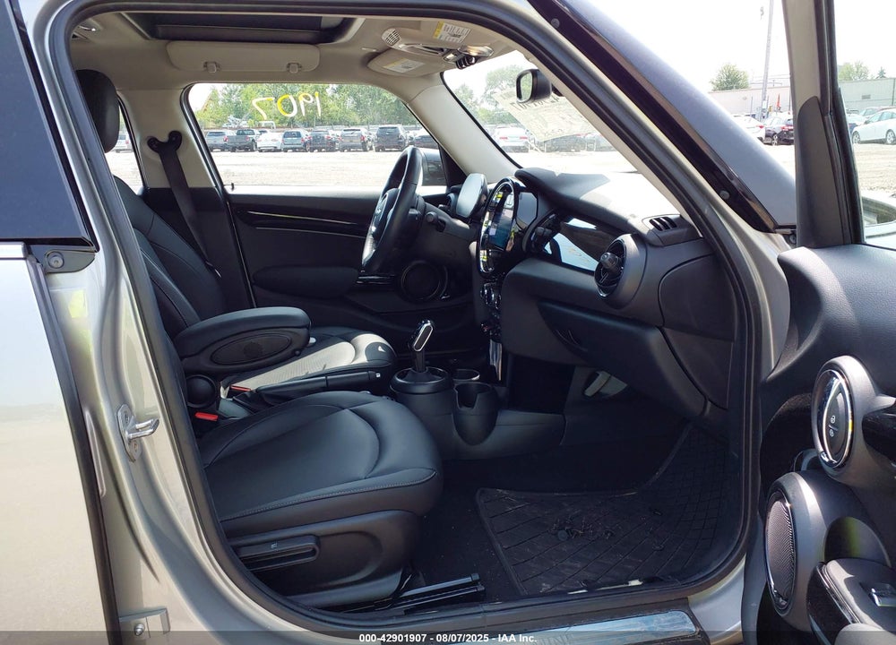 2024 MINI COOPER VIN: WMW33DK04R2U71091