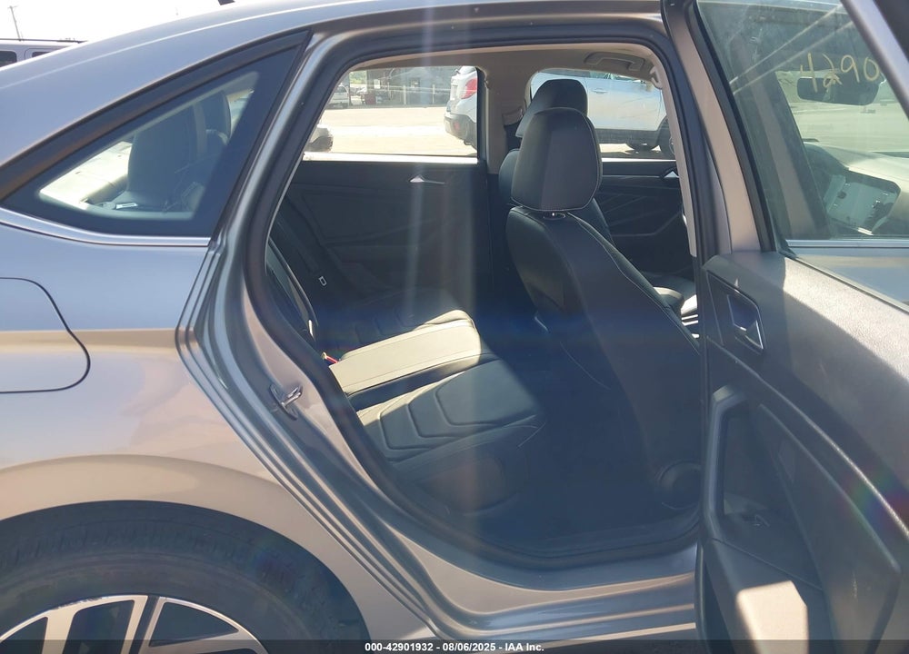 2023 VOLKSWAGEN JETTA VIN: 3VWGM7BU4PM049217