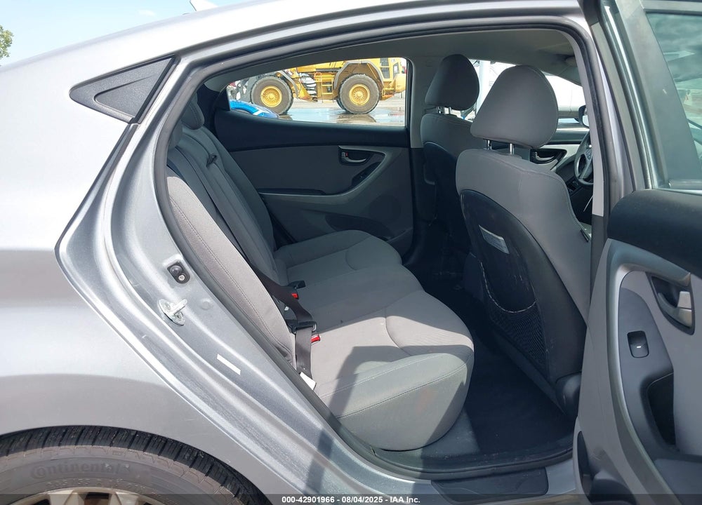 2015 HYUNDAI ELANTRA VIN: KMHDH4AE7FU389308