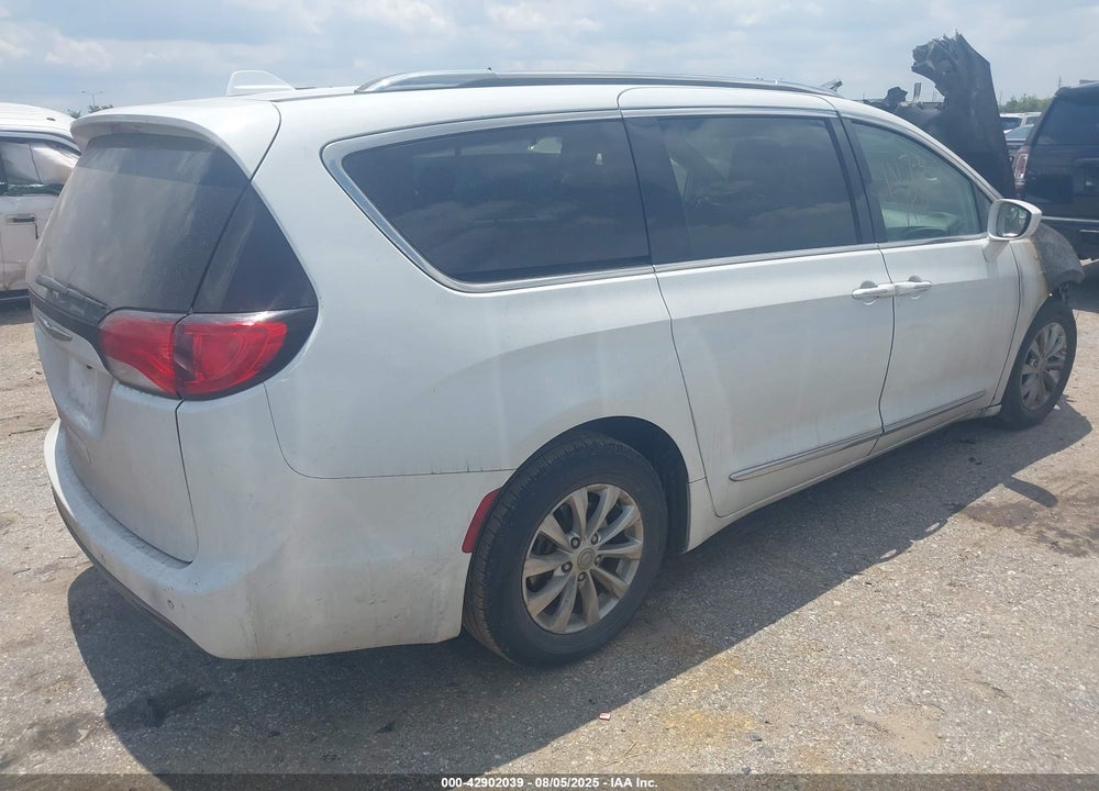 2019 CHRYSLER PACIFICA TOURING L VIN: 2C4RC1BG6KR627194