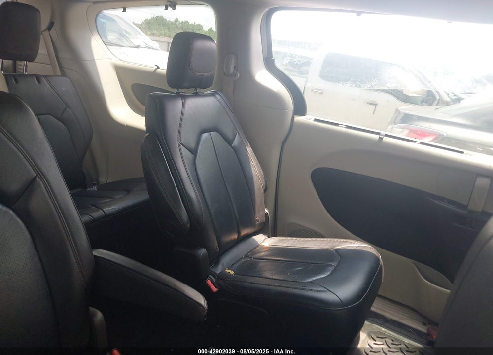 2019 CHRYSLER PACIFICA TOURING L VIN: 2C4RC1BG6KR627194