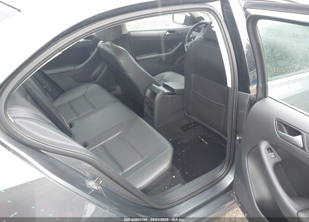 2014 VOLKSWAGEN JETTA VIN: 3VWLL7AJ7EM383358