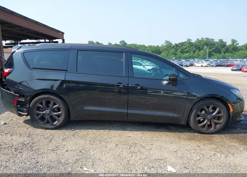 2019 CHRYSLER PACIFICA LIMITED VIN: 2C4RC1GG4KR720319