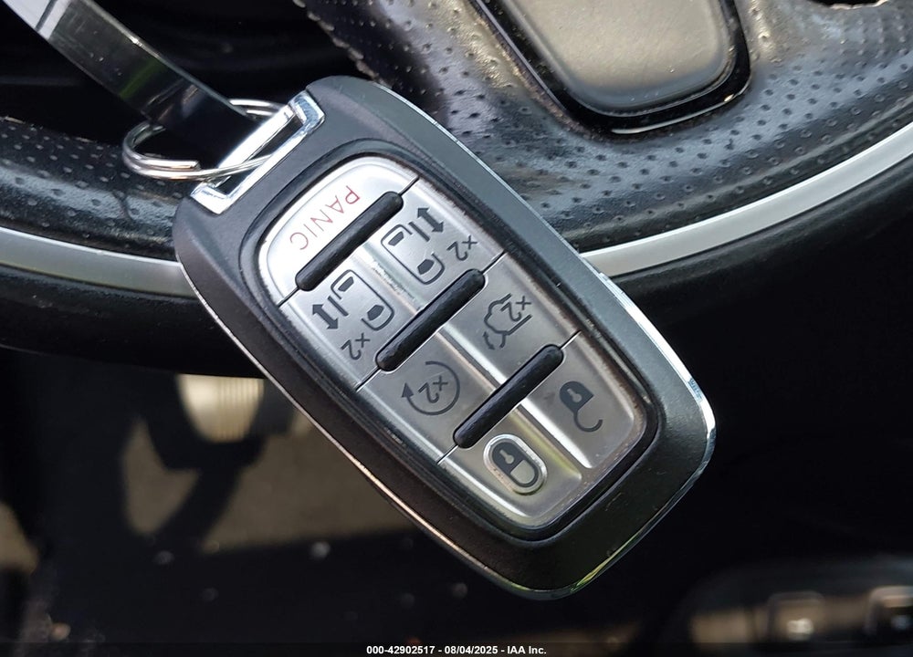 2019 CHRYSLER PACIFICA LIMITED VIN: 2C4RC1GG4KR720319