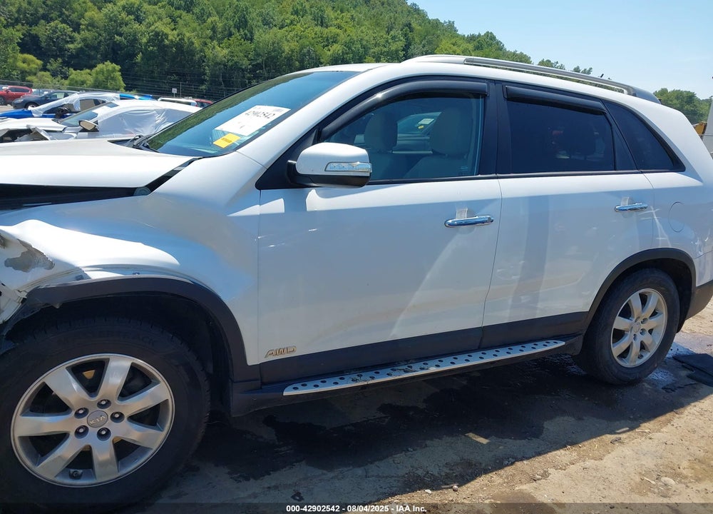 2013 KIA SORENTO LX V6 VIN: 5XYKTDA24DG331333
