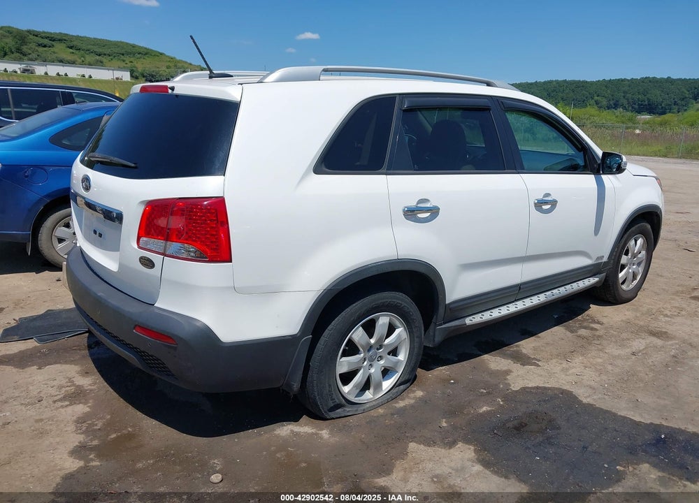2013 KIA SORENTO LX V6 VIN: 5XYKTDA24DG331333