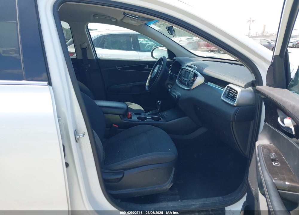 2017 KIA SORENTO VIN: 5XYPGDA51HG193468