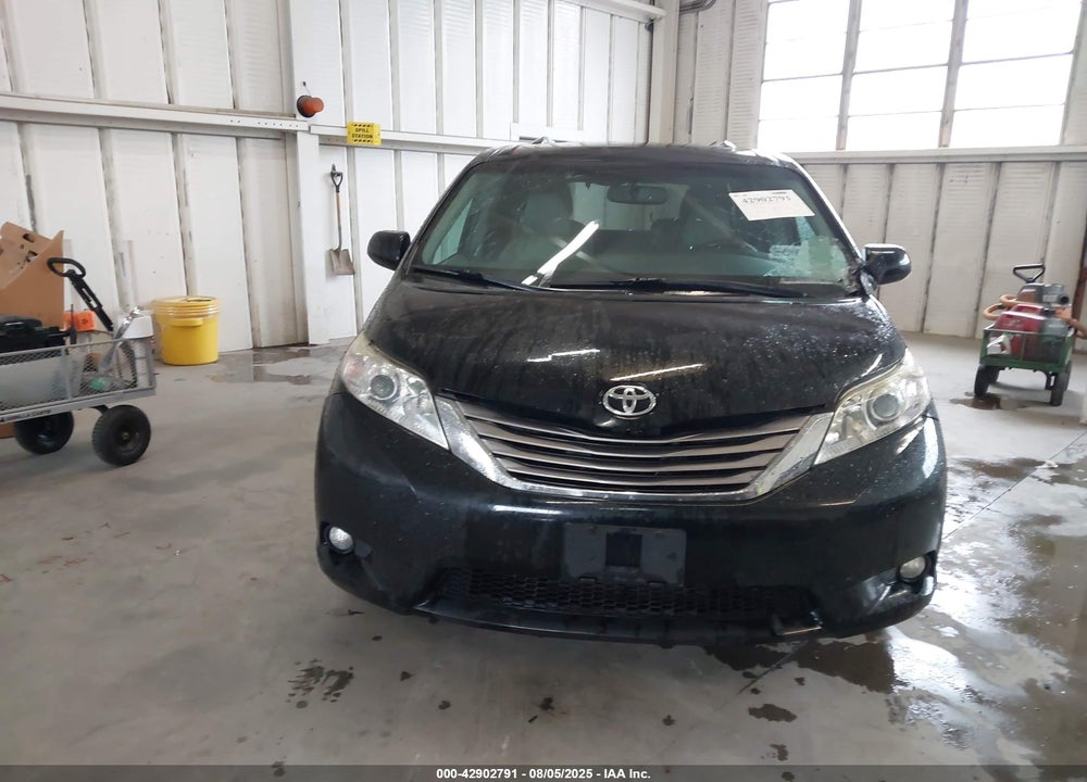 2017 TOYOTA SIENNA XLE 8 PASSENGER VIN: 5TDYZ3DCXHS812364