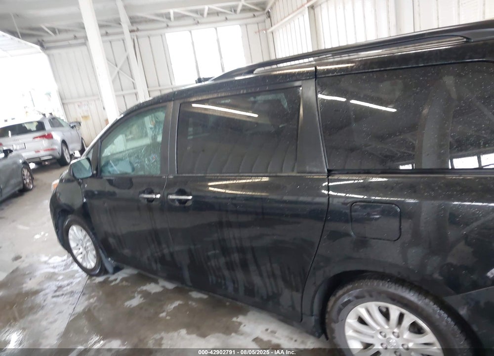 2017 TOYOTA SIENNA XLE 8 PASSENGER VIN: 5TDYZ3DCXHS812364