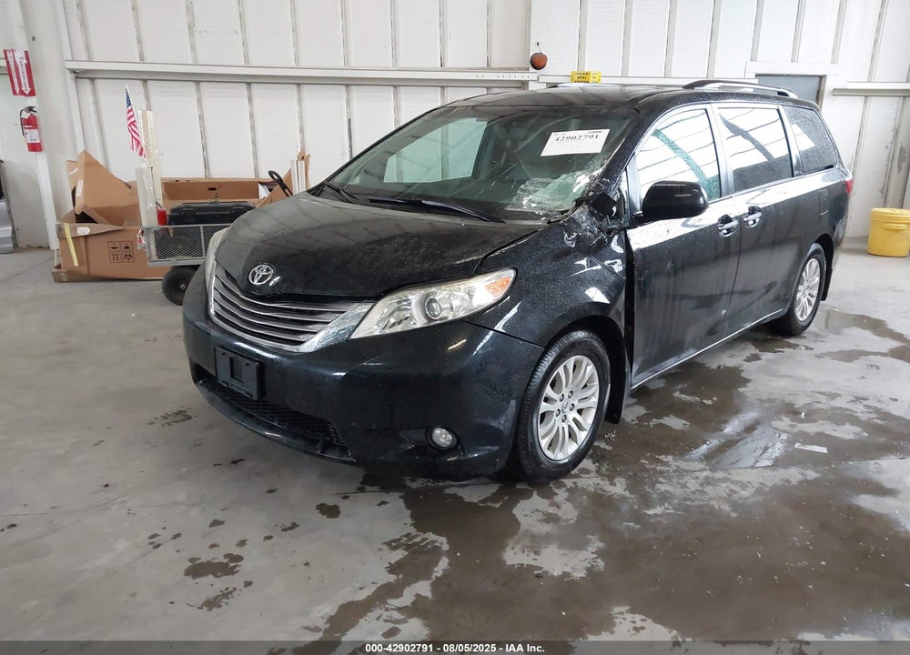 2017 TOYOTA SIENNA XLE 8 PASSENGER VIN: 5TDYZ3DCXHS812364