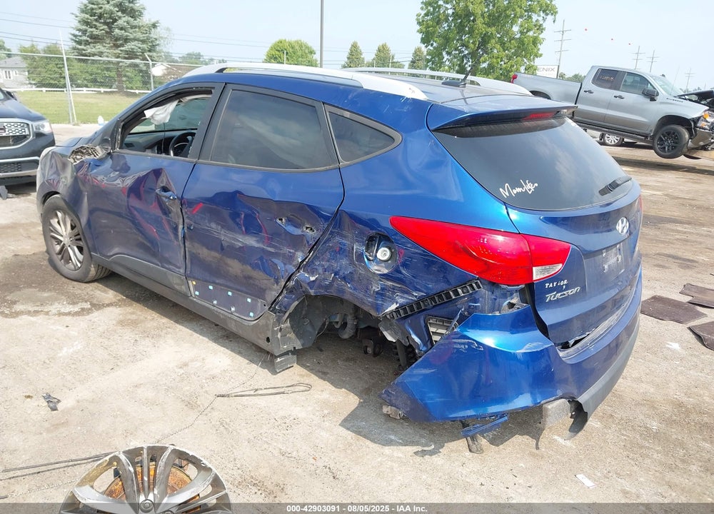 2015 HYUNDAI TUCSON VIN: KM8JUCAG4FU003759