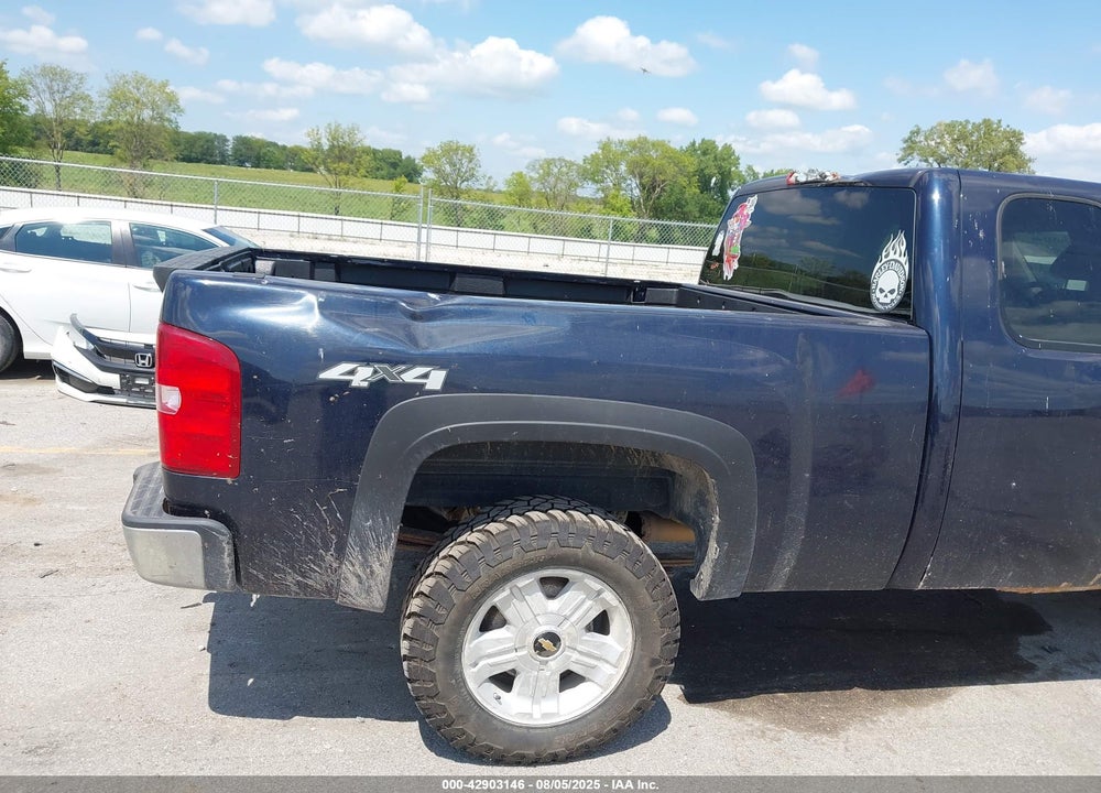 2008 CHEVROLET SILVERADO 1500 VIN: 1GCEK190X8Z303982