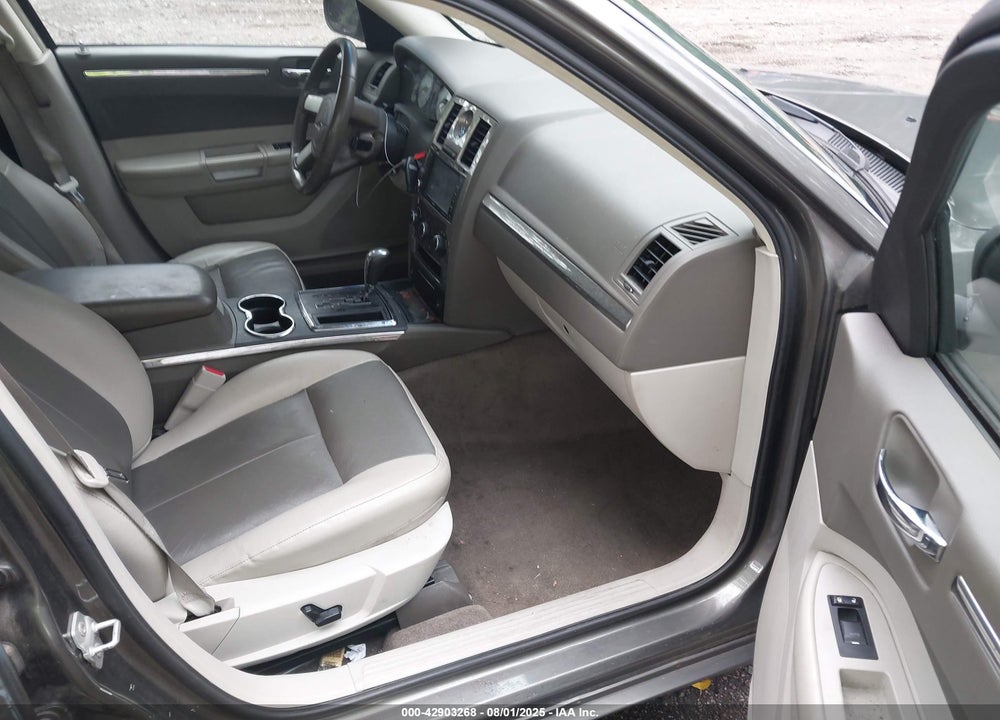 2008 CHRYSLER 300 VIN: 2C3LA53G68H259202